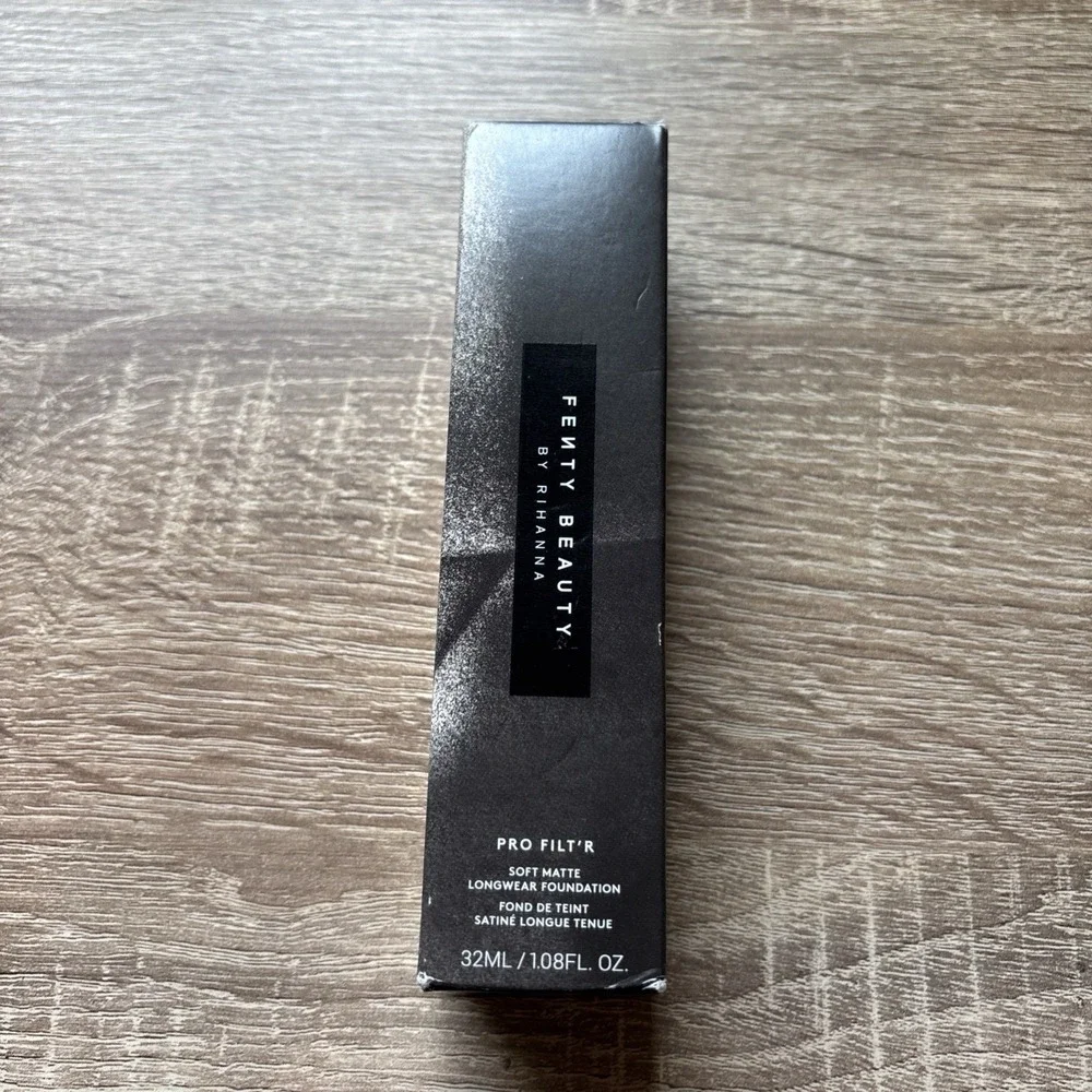 Fenty Beauty Rihanna Pro Filt'r 260 Soft Matte Longwear Foundation - 32ml